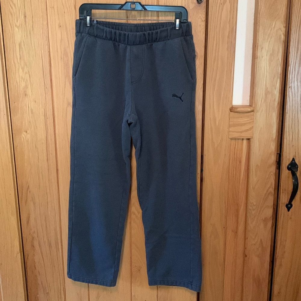 Men’s Puma sweatpant, gray, size medium.